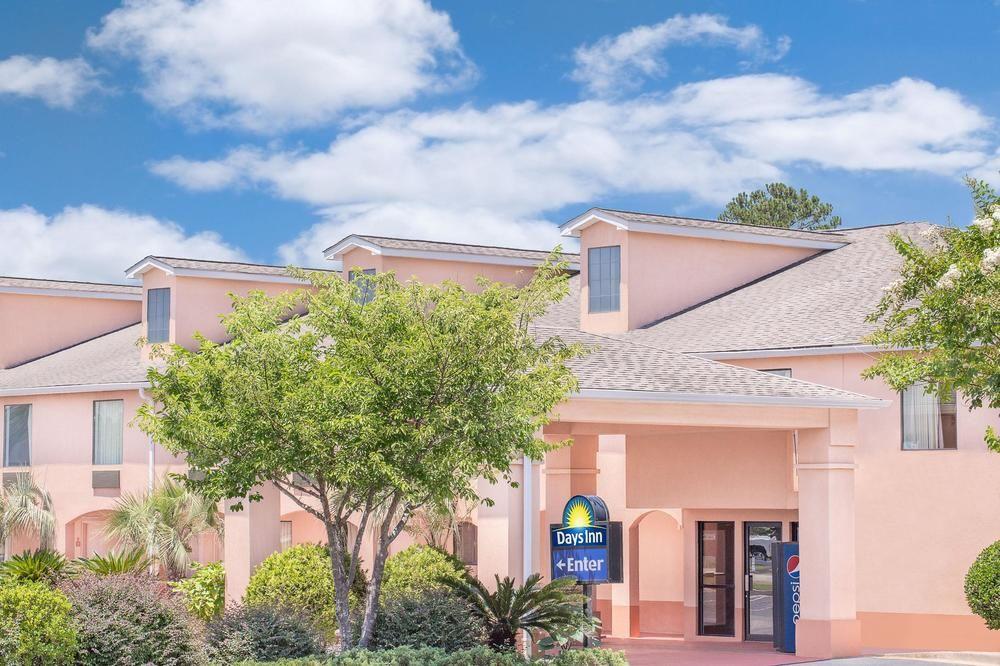 Gray Inn & Suites Экстерьер фото